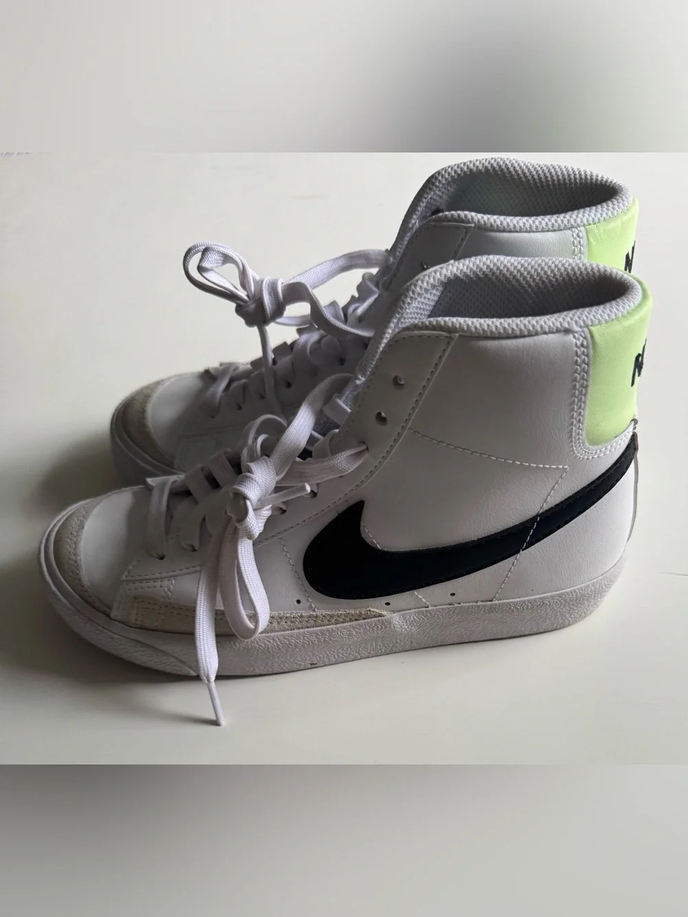 Nike Blazer Mid '77 Vintage White Black Neon Green